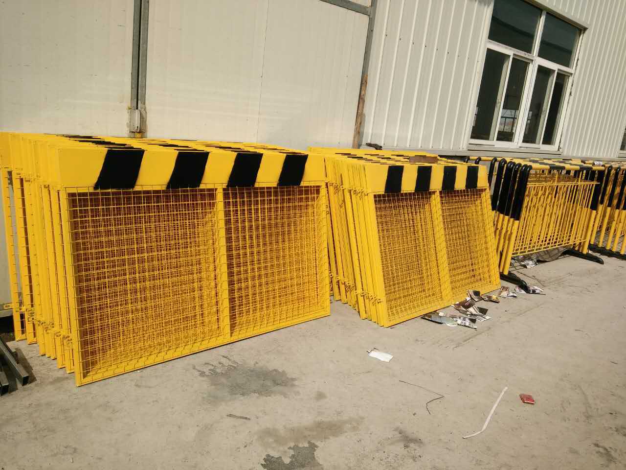 連云港道路交通設施安全防護欄工程 筑牢安全防線，提升城市交通品質